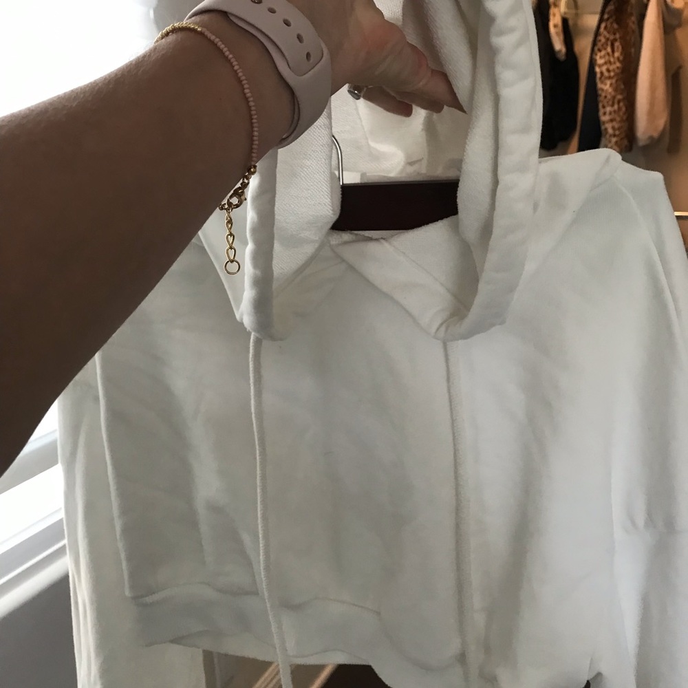 cropped white hoodie
